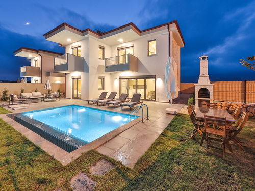  gece  -  Kasım
  | Kaş Çukurbağ'da Modern ve Korunaklı Villa Kiralama